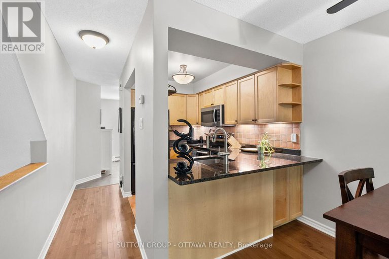 28952194/25-crispin-private/manor-park/ottawa/ontario/K1K2T7_12