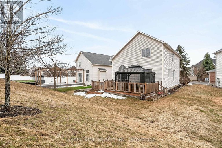 29648107/103-rowallen-place/hunt-club-parkgreenboro/ottawa/ontario/K1T4E3_48