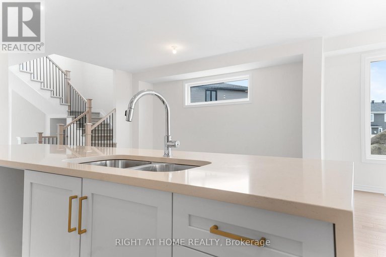 28522012/118-lumen-place/orleans-village/ottawa/ontario/K1W0S9_21