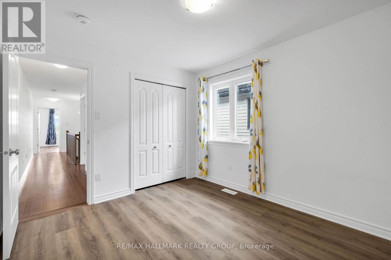 28451825/276-big-dipper-street/riverside-southgloucester-glen/ottawa/ontario/K4M0J6_27