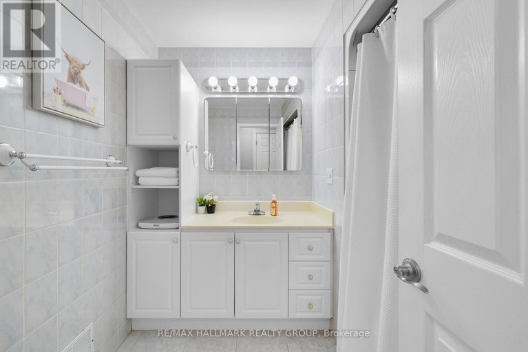 28989053/118-queensline-drive/bruce-farmgraham-parkqualicumbellands/ottawa/ontario/K2H7J5_33