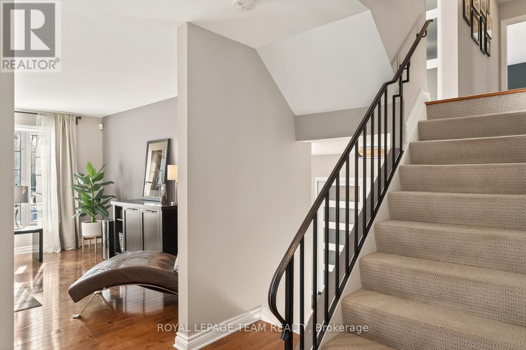 29413398/729-ludgate-court/beaconwood/ottawa/ontario/K1J8K8_16