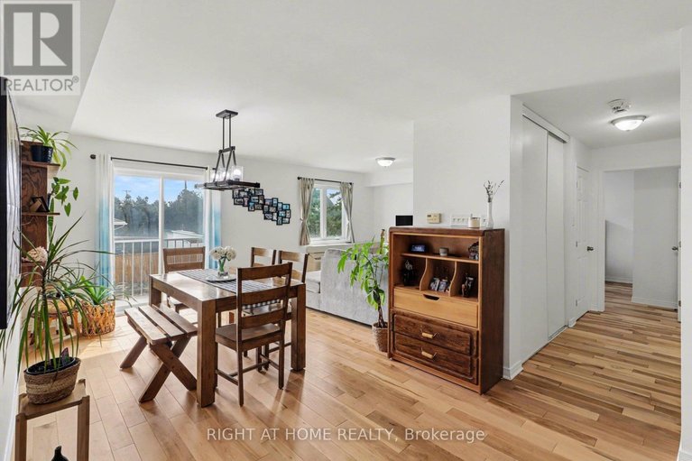 29556620/202-646-cummings-avenue/castle-heightsrideau-high/ottawa/ontario/K1K2K6_16