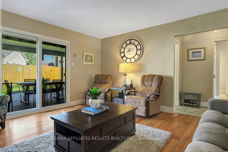 29657877/13-redfox-place/bridlewood/ottawa/ontario/K2M1C8_17