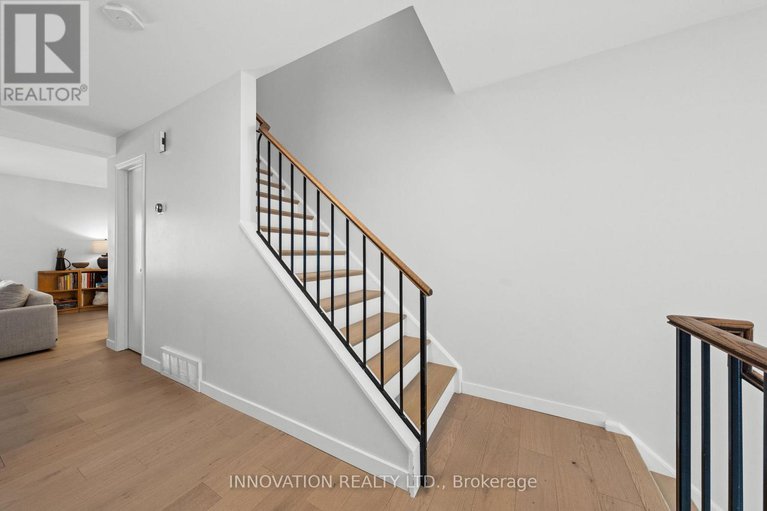 29357577/30-458-sandhamn-private/hunt-club-parkgreenboro/ottawa/ontario/K1T2Z3_21