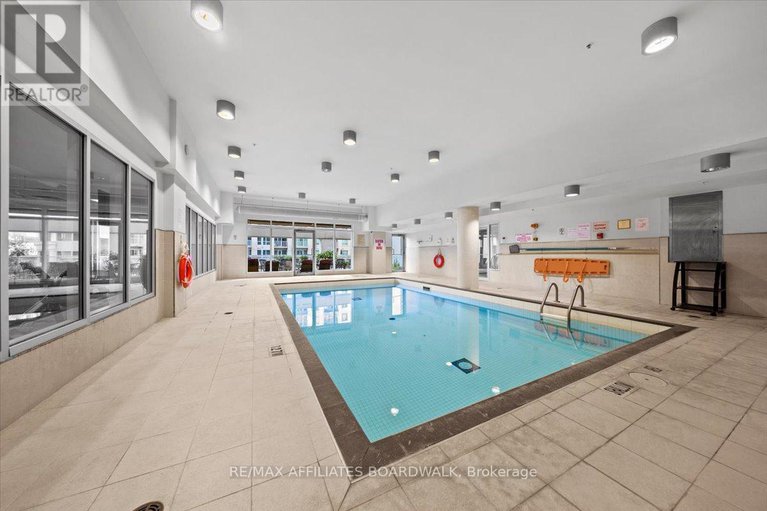 28649694/206-242-rideau-street-s/sandy-hill/ottawa/ontario/K1N0B7_17