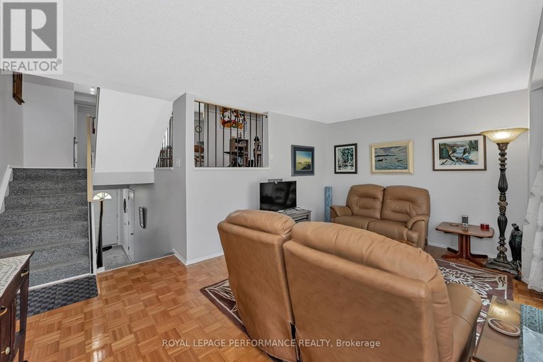 28482363/302-salter-crescent/beaverbrook/ottawa/ontario/K2K1Z3_9