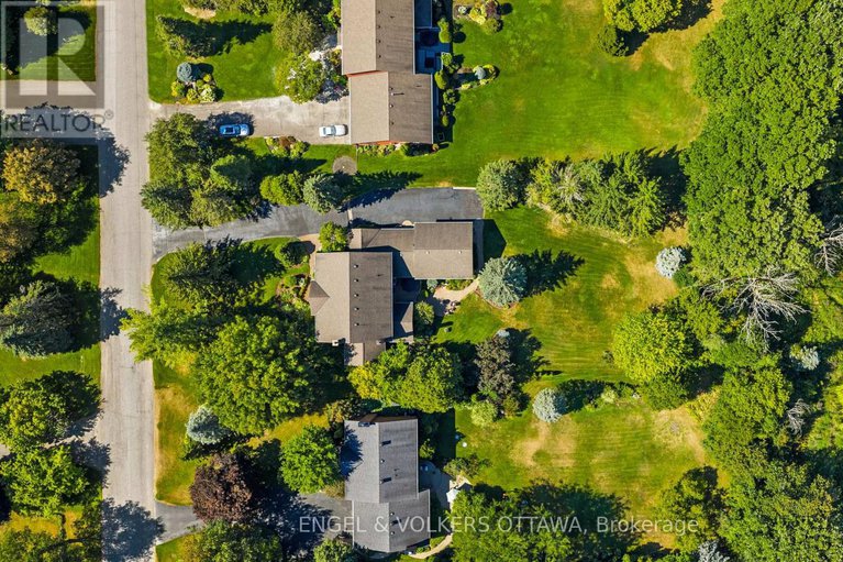 28923868/5557-pettapiece-crescent/manotick-village-manotick-estates/ottawa/ontario/K4M1C5_48
