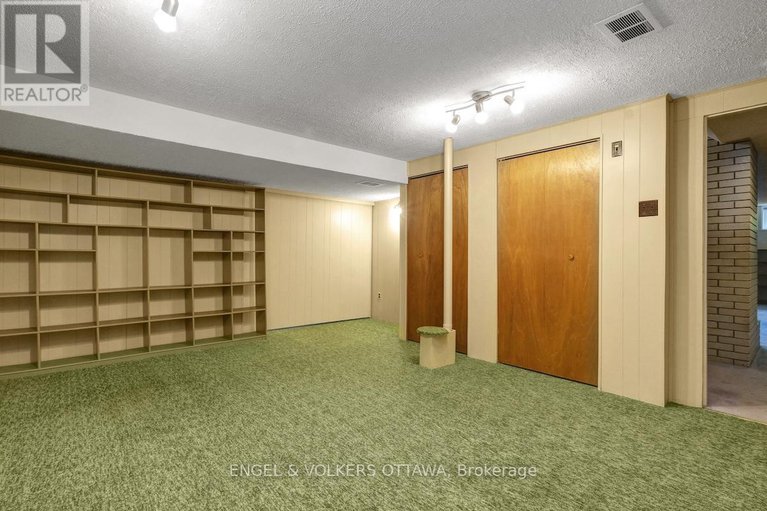 28836979/29-qualicum-street/bruce-farmgraham-parkqualicumbellands/ottawa/ontario/K2H7H1_43