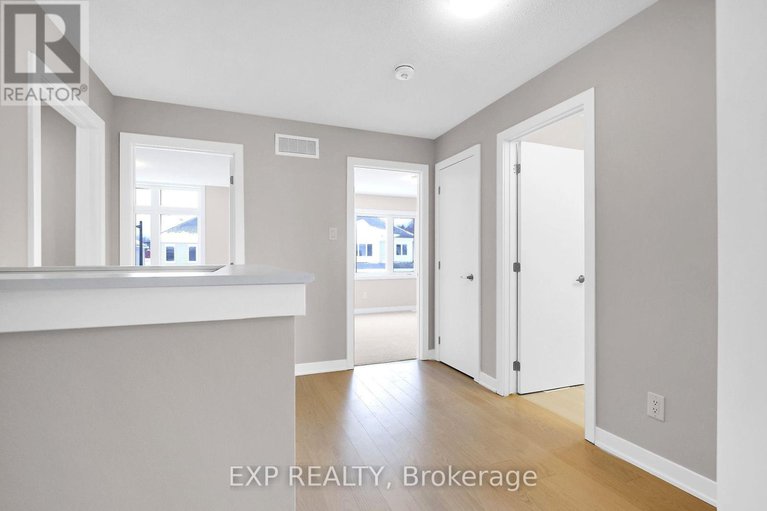 28620818/98-pizzicato-street/mer-bleuebradley-estatesanderson-park/ottawa/ontario/K1C7G4_17
