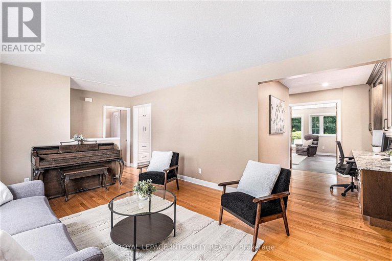 28620612/16-ember-glow-court/stittsville-central/ottawa/ontario/K2S1C3_6