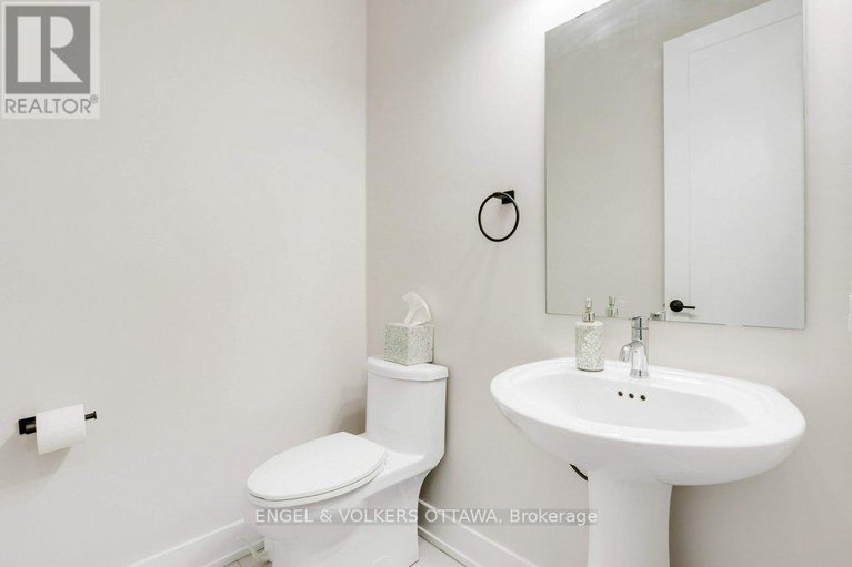 28933678/1010-carden-lane/orleans-village/ottawa/ontario/K1W0N3_7