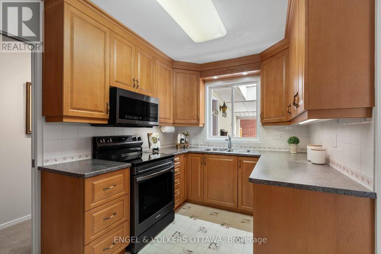 29579181/2125-valley-drive/elmvale-acresurbandale/ottawa/ontario/K1G2P6_12