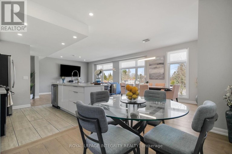 29648108/2722-draper-avenue/redwood-park/ottawa/ontario/K2H0C4_17