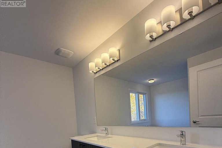 29172470/526-reflection-street/orleans-village/ottawa/ontario/K1W0S8_36