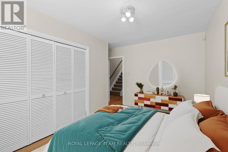 28660553/1952-fairbanks-avenue/alta-vistafaircrest-heights/ottawa/ontario/K1H5Y4_21