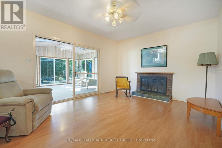 28869617/1-northview-road/city-viewskylinefisher-heightsparkwood-hills/ottawa/ontario/K2E6A6_16