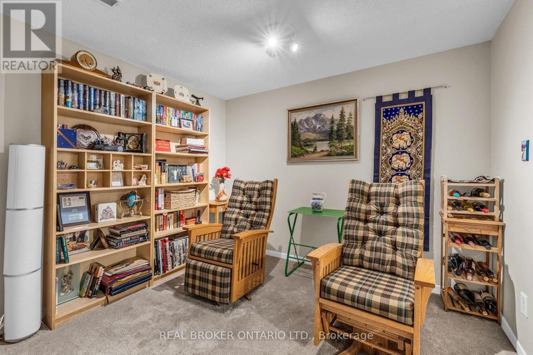 28306160/138-mcclintock-way/katimavik/ottawa/ontario/K2L2A4_17