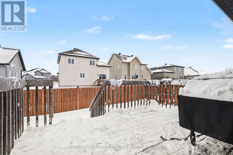 29474543/8-brittany-street/north-stormont-finch-twp/north-stormont/ontario/K0A1R0_35