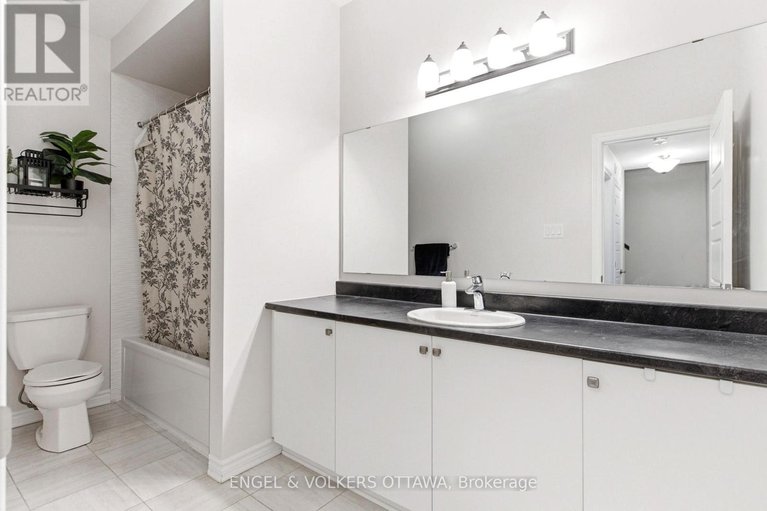 29519858/808-kiniw-private/cfb-rockcliffe-and-area/ottawa/ontario/K1K5A4_16