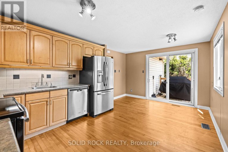 29353006/1631-charbonneau-street/bilberry-creekqueenswood-heights/ottawa/ontario/K1E2J6_18