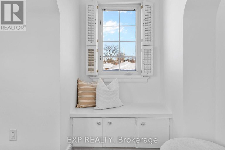 29269814/576-donald-street/overbrookcastle-heights/ottawa/ontario/K1K1L6_17