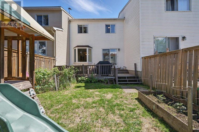 28376858/2083-sacramento-drive/fallingbrookgardenway-south/ottawa/ontario/K4A3L2_30