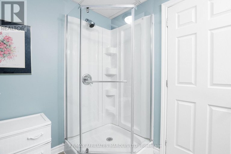 29363009/6-head-street/lancaster/south-glengarry/ontario/K0C1N0_32