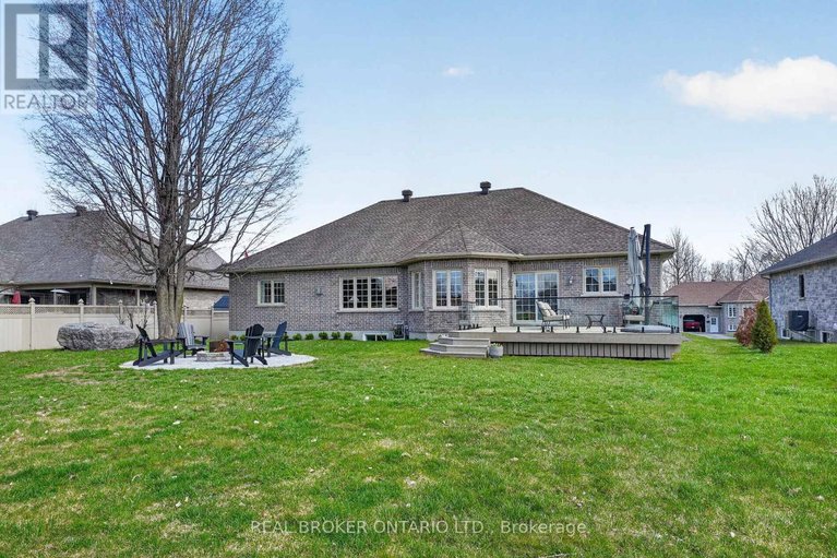 29670697/12-penny-lane/long-sault/south-stormont/ontario/K0C1P0_44