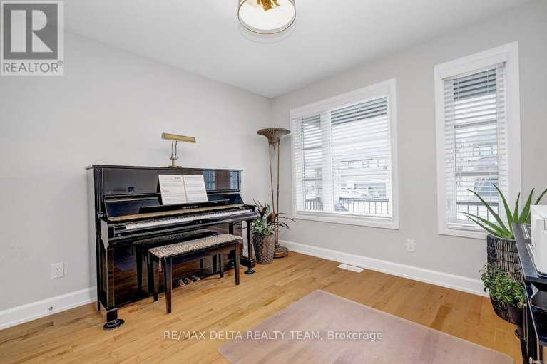 29474094/715-azure-street/village-of-russell/russell/ontario/K4R0E5_27