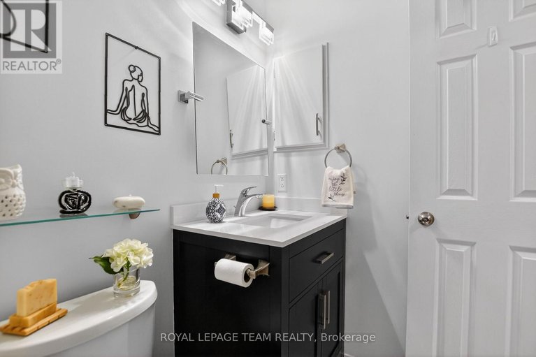 29466819/20-river-oaks-court/stittsville-central/ottawa/ontario/K2S1L3_39