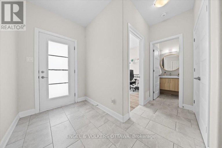 29402076/624-geneva-crescent/embrun/russell/ontario/K0A1W0_4