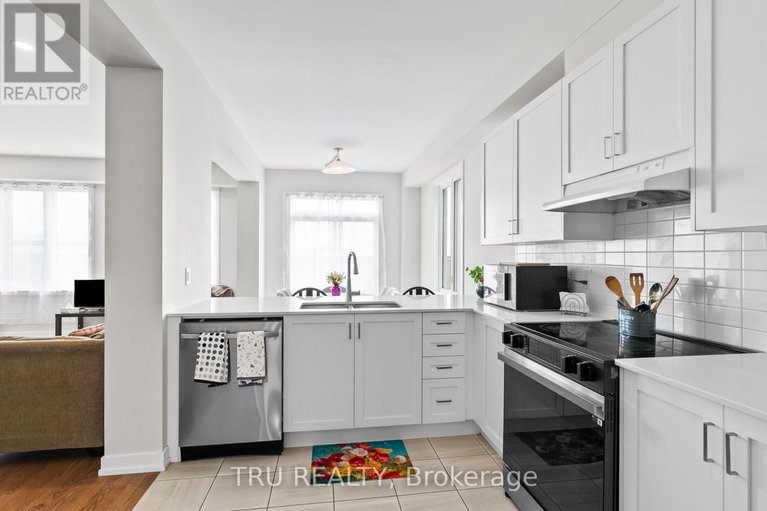 28405876/517-oldenburg-avenue/btwn-franktown-rd-fallowfield-rd/ottawa/ontario/K0A2Z0_5