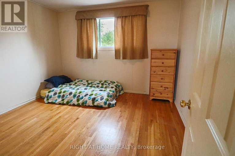 28688243/841-thorndale-drive/riverside-park-south/ottawa/ontario/K1V6Y1_12