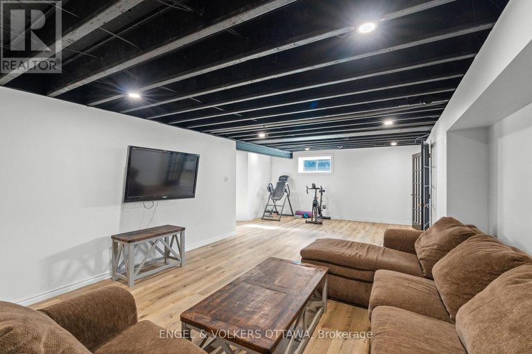 28348542/5567-lombardy-drive/osgoode/ottawa/ontario/K0A2W0_35