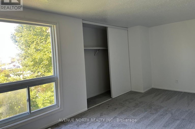 28858840/1790-dondale-st-street/pineview/ottawa/ontario/K1B5H8_15
