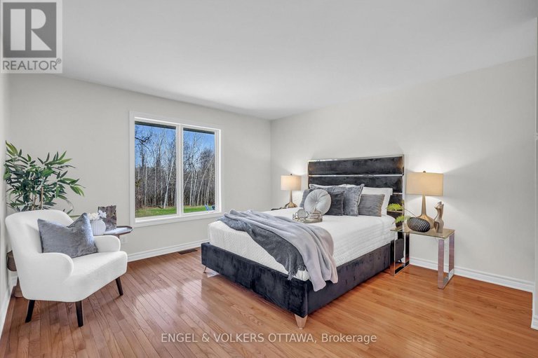 28314579/7359-marcella-drive/osgoode-twp-north-of-reg-rd-6/ottawa/ontario/K4P1P7_14