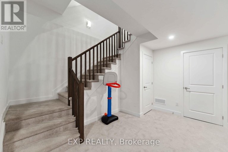 29572525/748-ovation-grove/leitrim/ottawa/ontario/K1T0X6_38