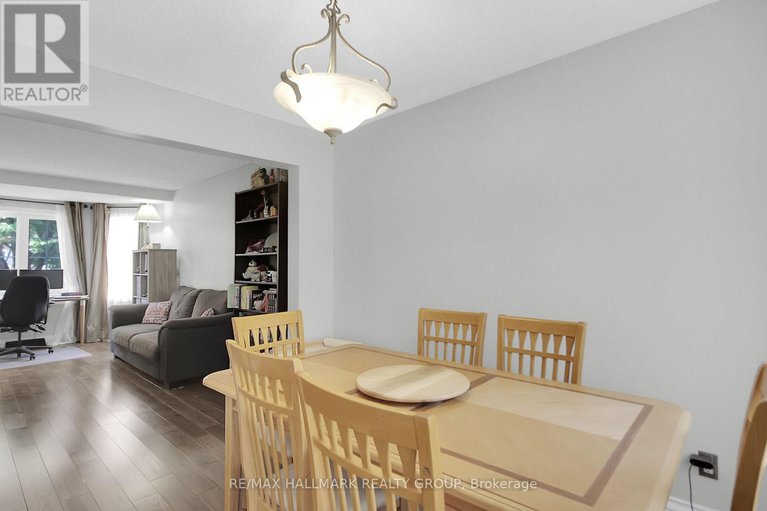 28723608/1661-kindersley-avenue/chateauneuf/ottawa/ontario/K1C4V4_11