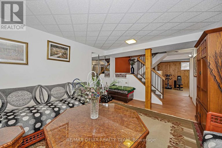 29107738/427-mockingbird-drive/chatelaine-village/ottawa/ontario/K1E2A8_32