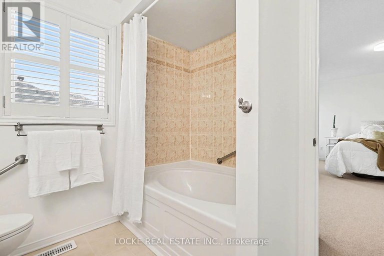 29468634/6020-longleaf-drive/orleans-village/ottawa/ontario/K1W1J2_27