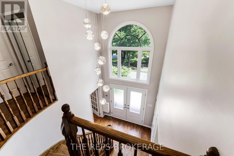 28788760/3062-upper-otterson-place/mooneys-bayrevelstoke/ottawa/ontario/K1V7B6_6