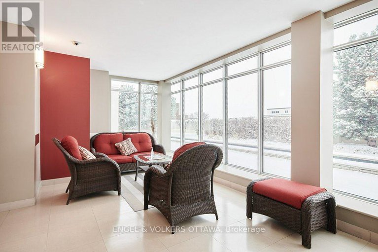 28044497/302-138-somerset-street-w/ottawa-centregolden-triangle/ottawa/ontario/K2P0A3_31