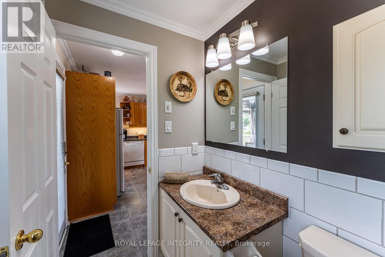 28715412/14977-country-rd-2-road/south-stormont-osnabruck-twp/south-stormont/ontario/K0C1M0_24