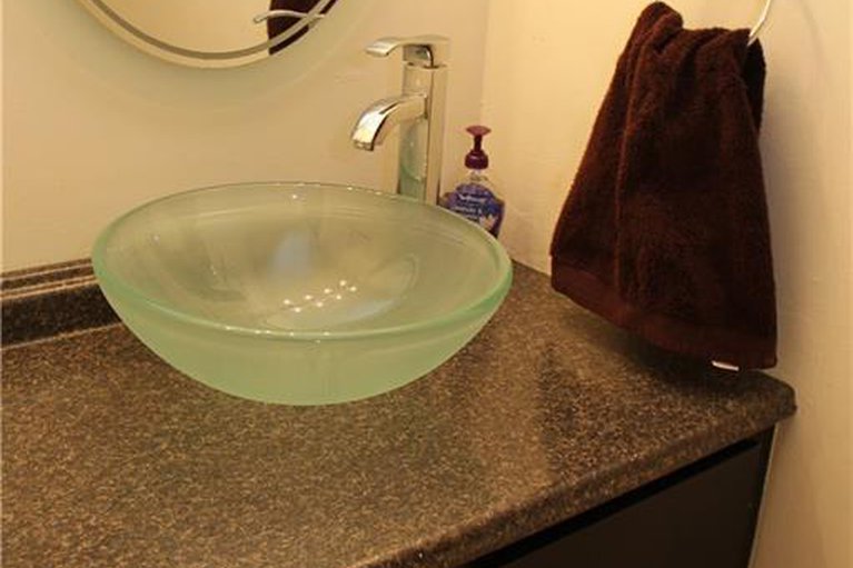 29249916/4-14-sweetbriar-circle/pheasant-run/ottawa/ontario/K2J2K4_17