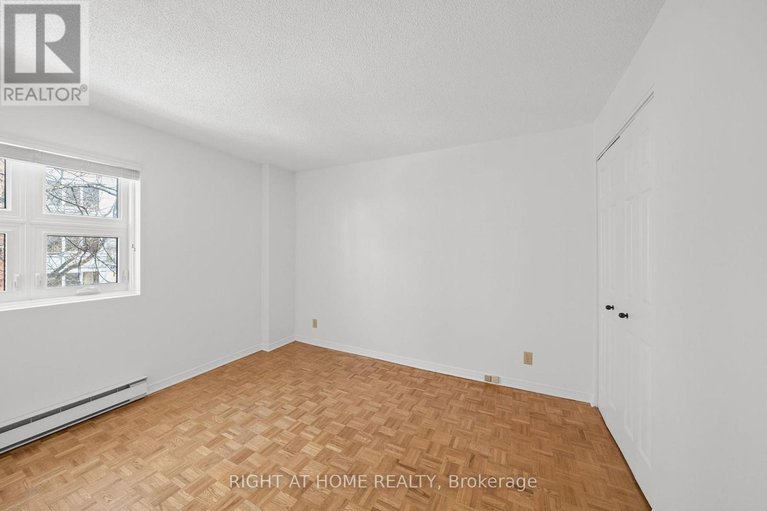 29675645/301-320-crichton-street-n/lindenlea/ottawa/ontario/K1M1W5_36