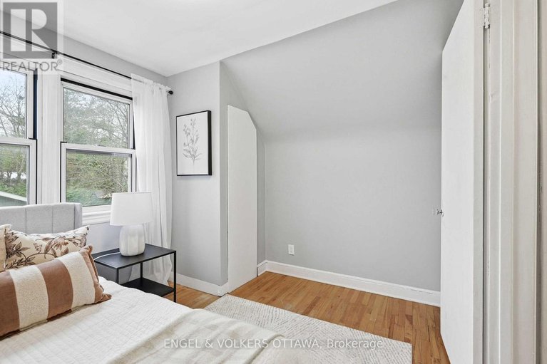 29121970/1238-cheverton-avenue/alta-vista/ottawa/ontario/K1H7P6_14