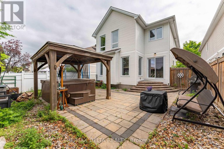 28540257/1610-duplante-avenue/fallingbrookpineridge/ottawa/ontario/K4A4A2_37
