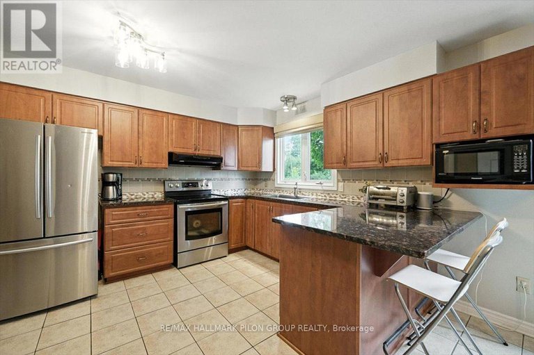 28648912/3351-chilliwack-way/sawmill-creektimbermill/ottawa/ontario/K1T1P4_3