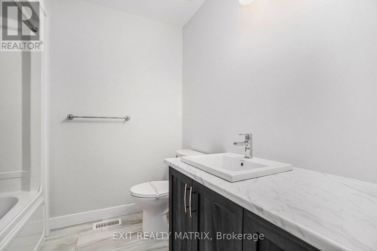 28356025/d-5-flagstone-private-lane/north-stormont-finch-twp/north-stormont/ontario/K0A1R0_19